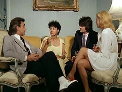 Винтажный секс фильм с сюжетом " Замужние женщины" [1982]