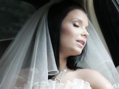 Невеста занялась сексом на улице в эпизоде из "Обконченная свадьба 3"