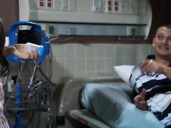 Жаркий секс с медсестрами в полнометражном фильме с русским переводом
