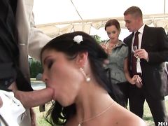 Невесту и ее подружек страстно отодрали на свадьбе