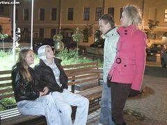 18 летние русские подростки устраивают секс вечеринку в формате два на два