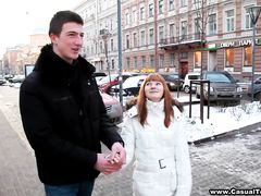 Высокий русский пикапер занялся сексом с низкой девушкой