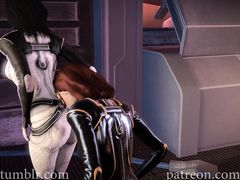 Сексуальная героиня игрушки "Mass Effect" ебет членом футанари Миранду