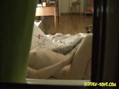 Частный подсмотренный секс соседей через окно в спальне