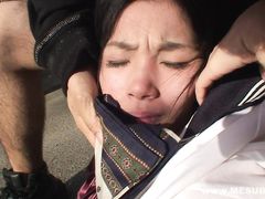 Развратные парни усыпили и выебали японскую студентку в машине